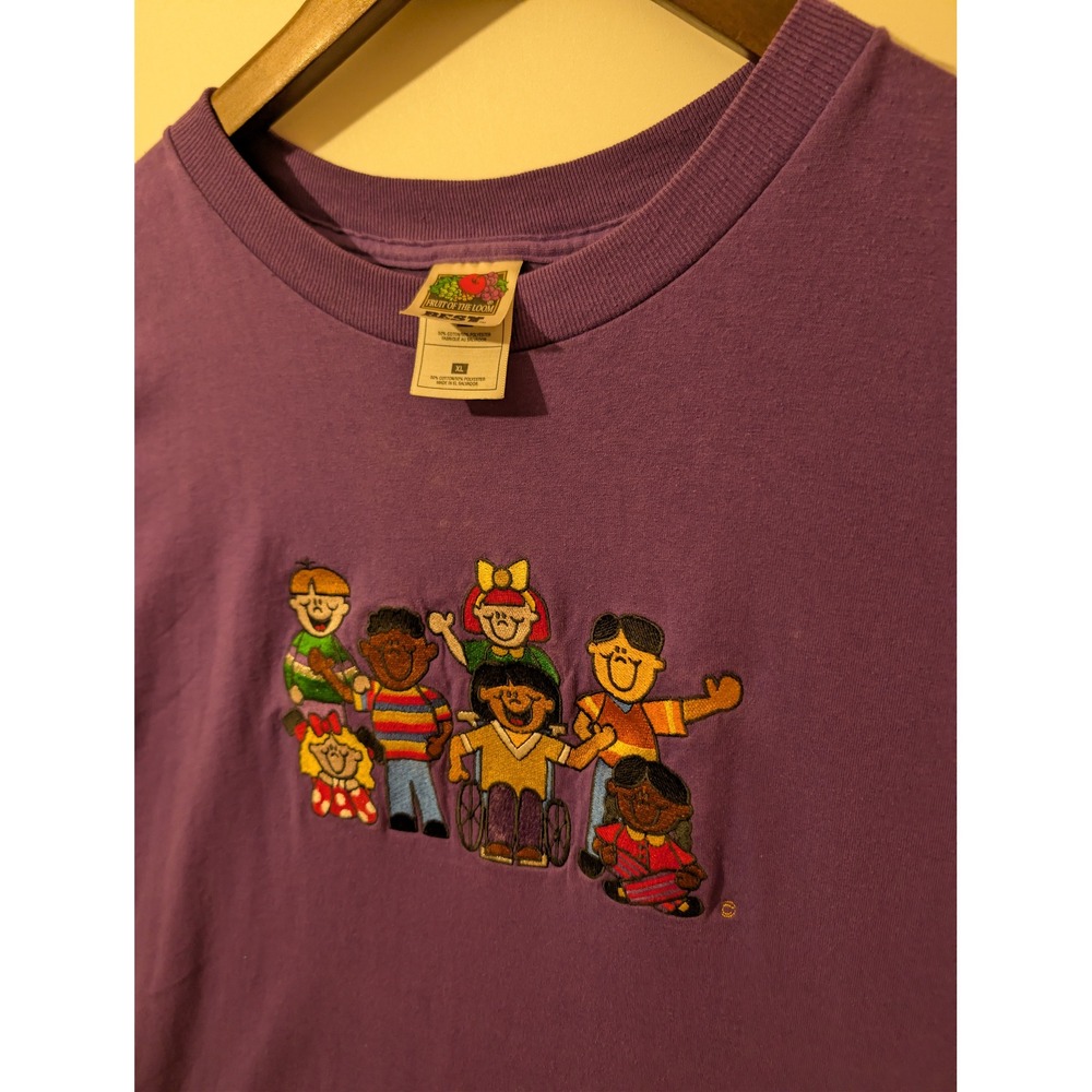 Fruit of the Loom T-Shirt Men XL Purple Embroidered Kids Vintage Style - Picture 3 of 7